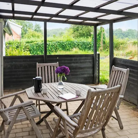 Dom wakacyjny 3 Bedroom In *